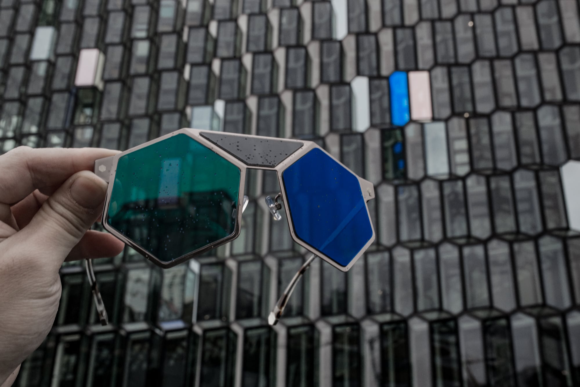 HEXER x Iceland - Lig[H]ts thru Glasses